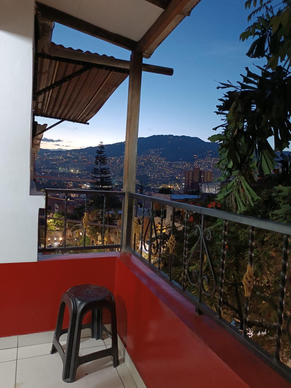 Campo Valdes Park Hostel Medellin Exterior photo