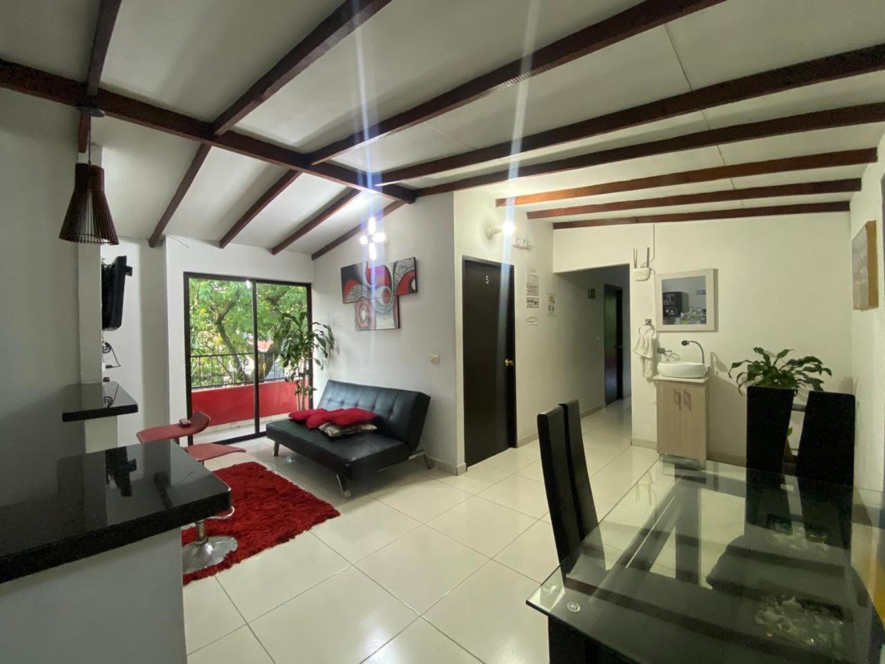 Campo Valdes Park Hostel Medellin Exterior photo