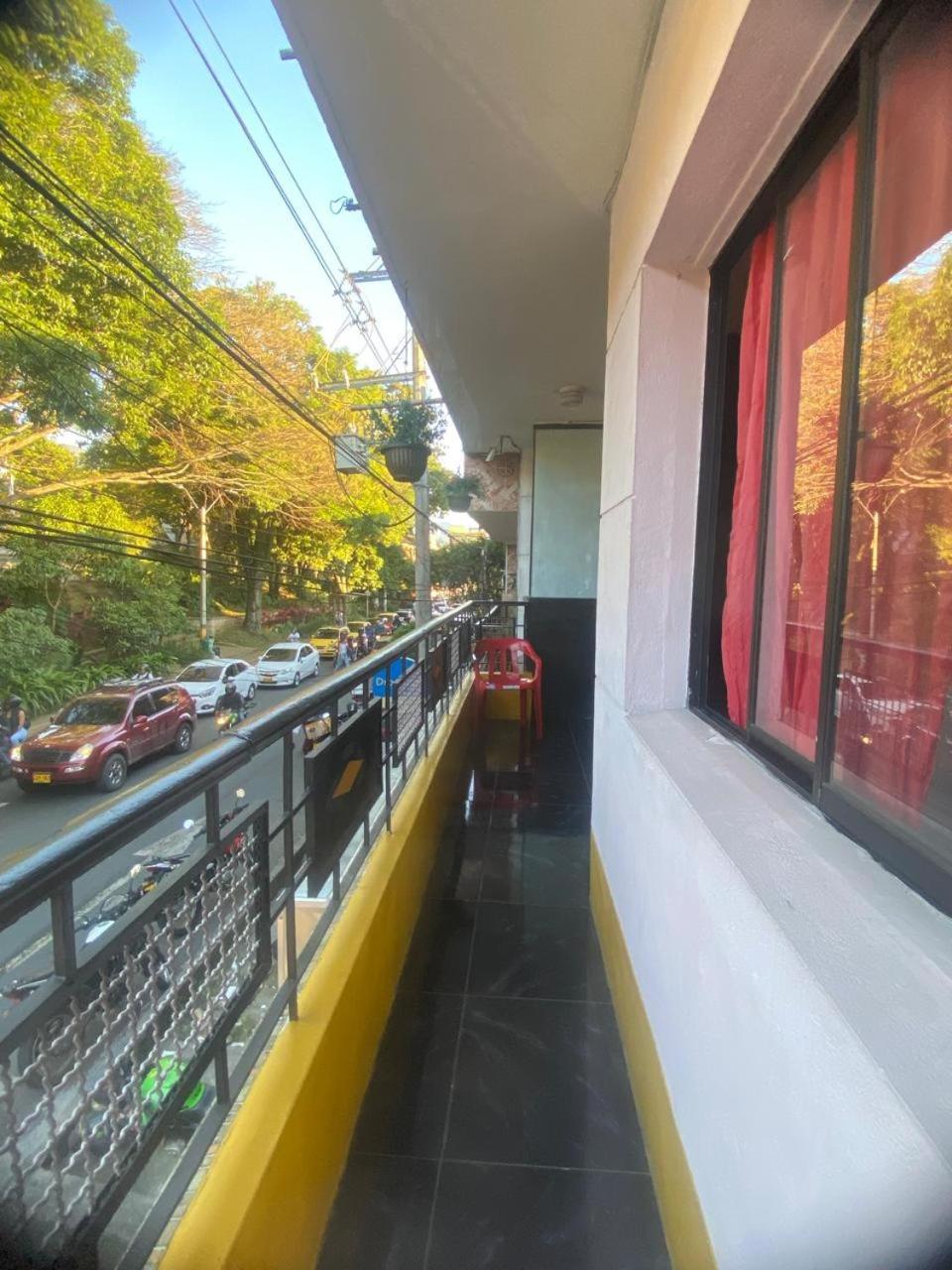 Campo Valdes Park Hostel Medellin Exterior photo