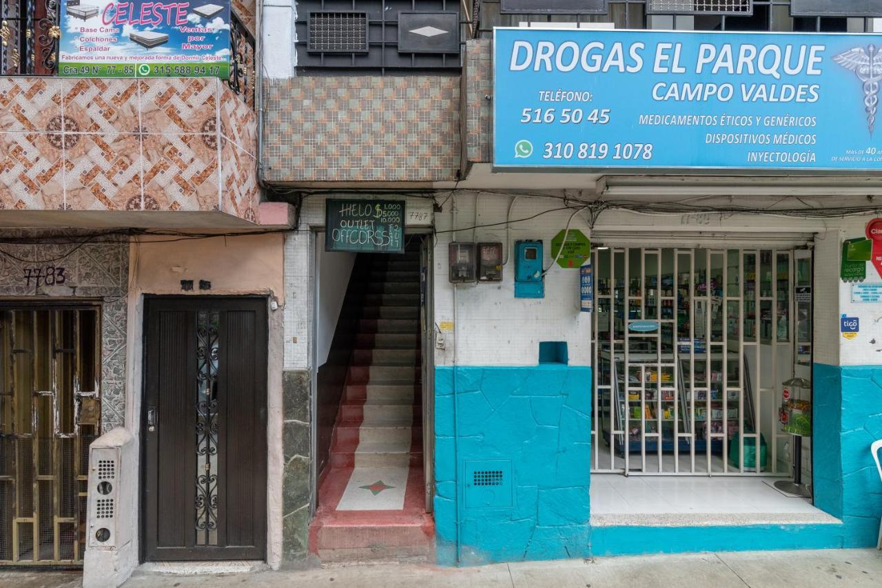 Campo Valdes Park Hostel Medellin Exterior photo