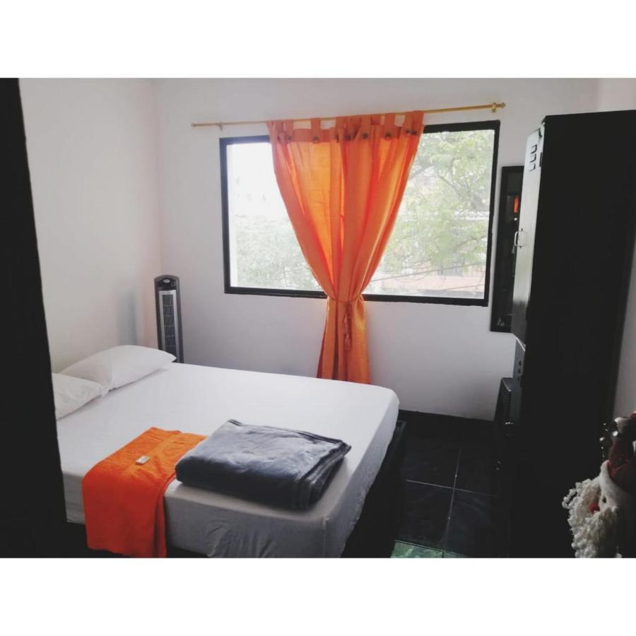 Campo Valdes Park Hostel Medellin Exterior photo
